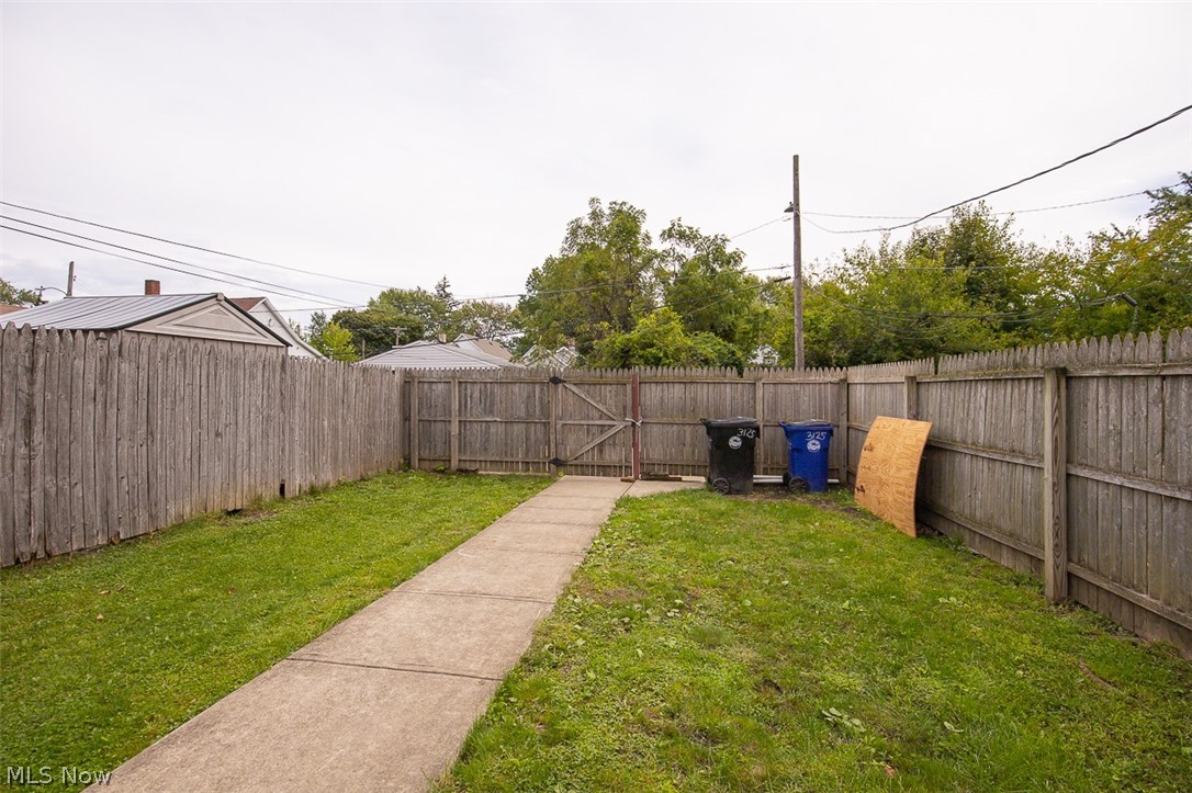 3125 W 70th Street Cleveland OH 44102