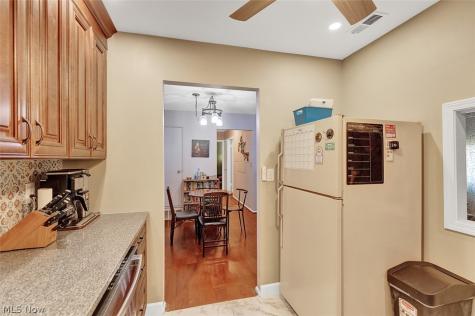 2854 Pease Drive Rocky River OH 44116