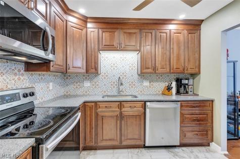 2854 Pease Drive Rocky River OH 44116