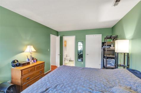 2854 Pease Drive Rocky River OH 44116