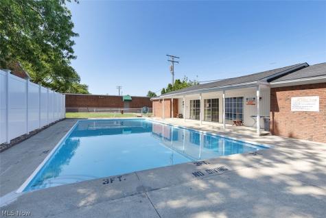 2854 Pease Drive Rocky River OH 44116