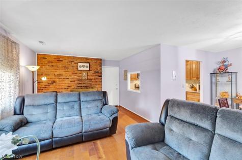 2854 Pease Drive Rocky River OH 44116