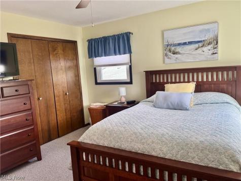 116 Winthrop Drive Elyria OH 44035
