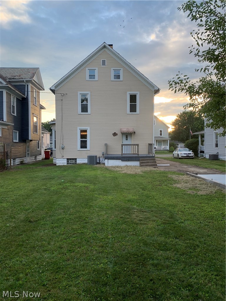 457 2nd Street NW New Philadelphia OH 44663