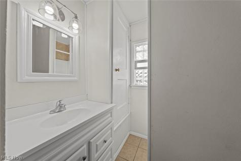 2917 Kirby Avenue NE Canton OH 44705