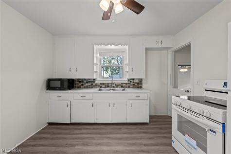 2917 Kirby Avenue NE Canton OH 44705