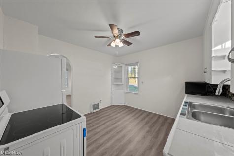 2917 Kirby Avenue NE Canton OH 44705