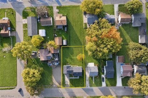 2917 Kirby Avenue NE Canton OH 44705