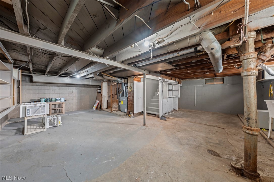 2917 Kirby Avenue NE Canton OH 44705