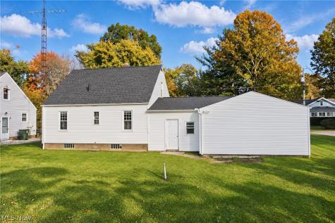2917 Kirby Avenue NE Canton OH 44705