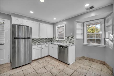 4386 Ardmore Road South Euclid OH 44121