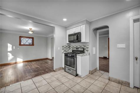 4386 Ardmore Road South Euclid OH 44121