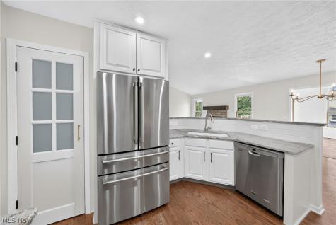 11051 Trenton Road NW Uniontown OH 44685