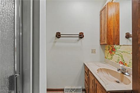 1740 W Comet Road New Franklin OH 44216