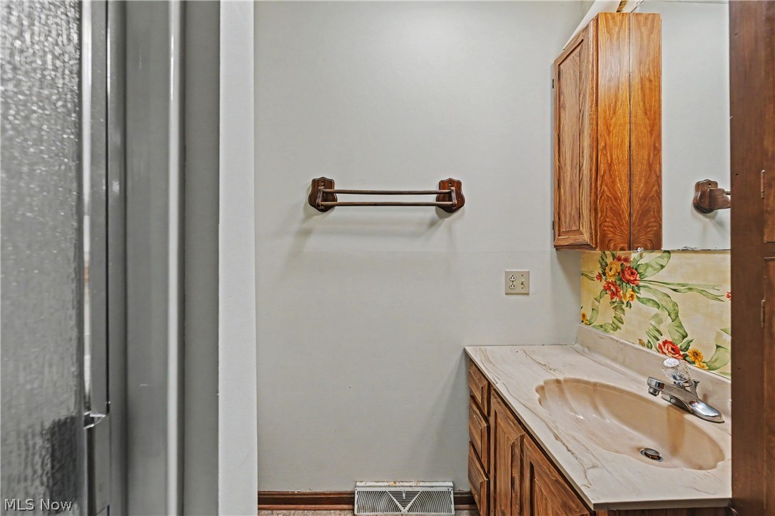 1740 W Comet Road New Franklin OH 44216