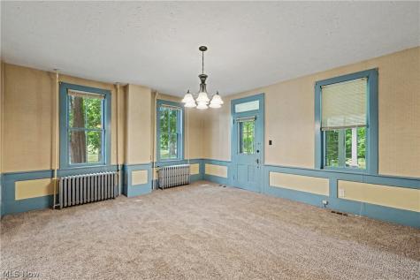 1740 W Comet Road New Franklin OH 44216