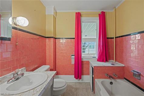 1740 W Comet Road New Franklin OH 44216