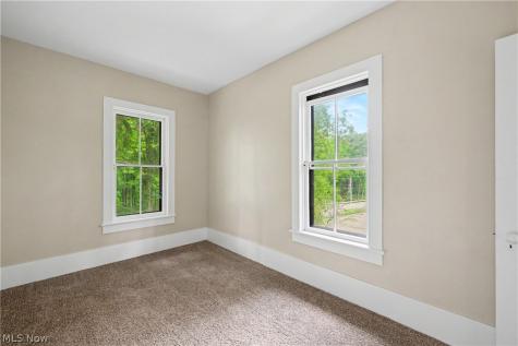1740 W Comet Road New Franklin OH 44216