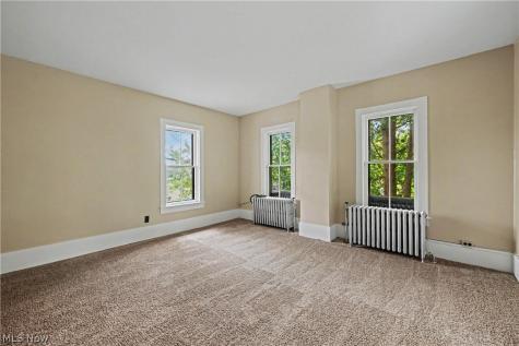 1740 W Comet Road New Franklin OH 44216