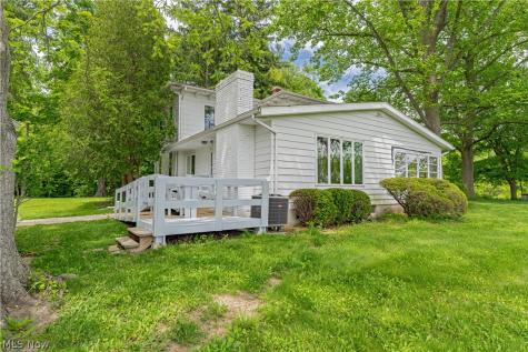 1740 W Comet Road New Franklin OH 44216
