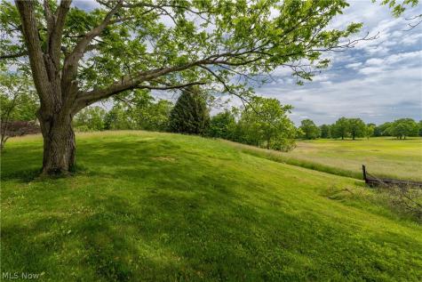 1740 W Comet Road New Franklin OH 44216