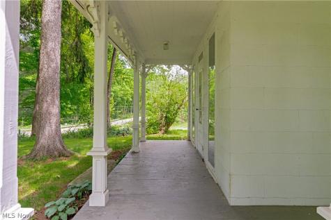1740 W Comet Road New Franklin OH 44216