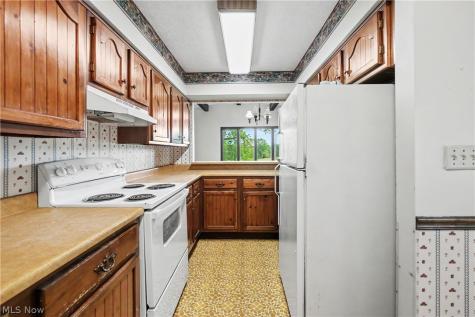 1740 W Comet Road New Franklin OH 44216