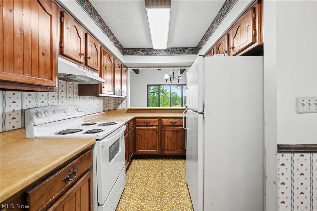 1740 W Comet Road New Franklin OH 44216