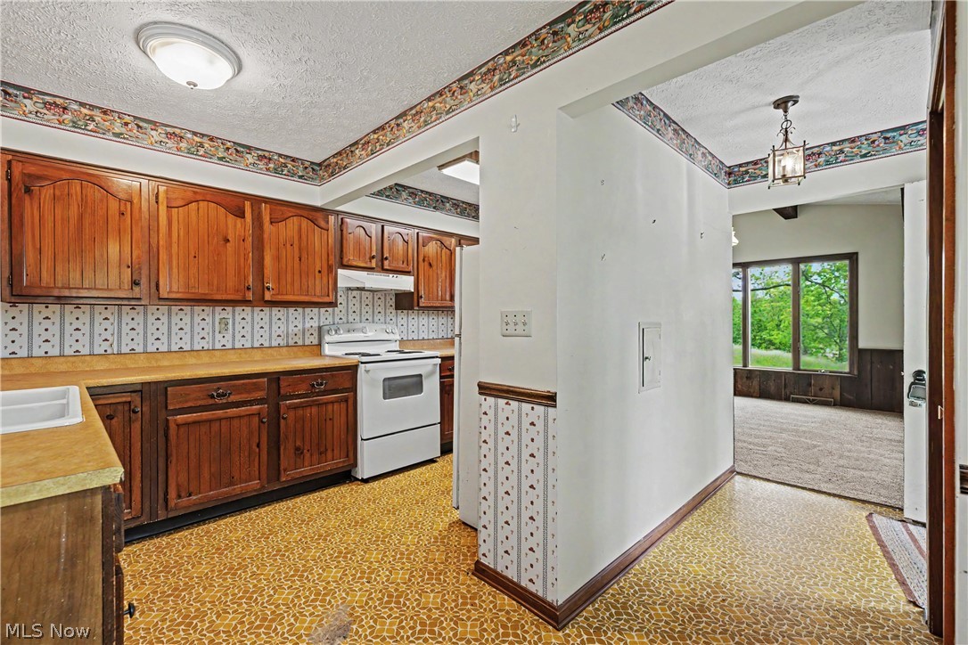 1740 W Comet Road New Franklin OH 44216