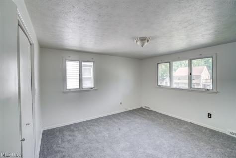 18212 Cornwall Road Cleveland OH 44119