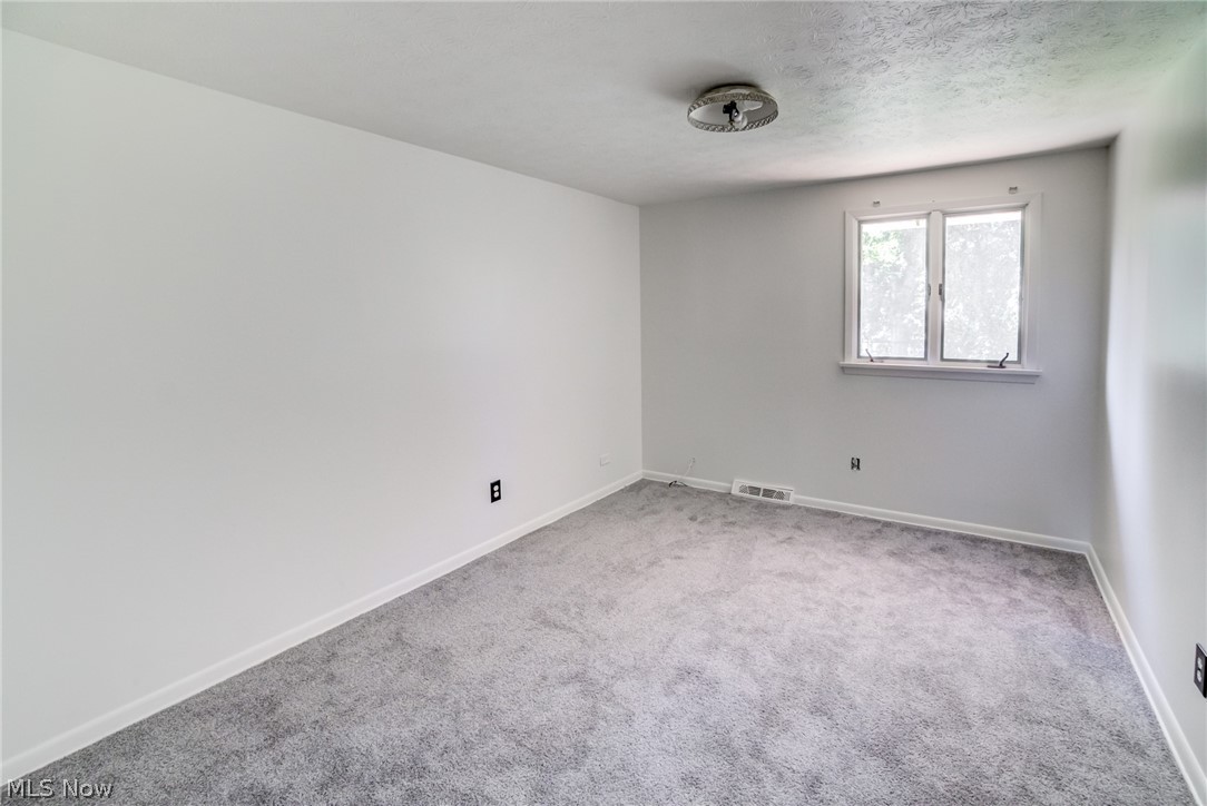 18212 Cornwall Road Cleveland OH 44119