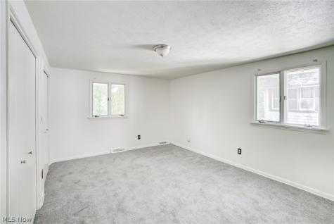 18212 Cornwall Road Cleveland OH 44119