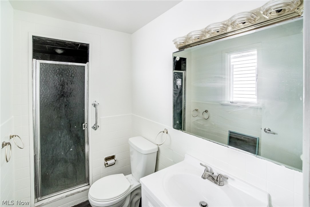 18212 Cornwall Road Cleveland OH 44119