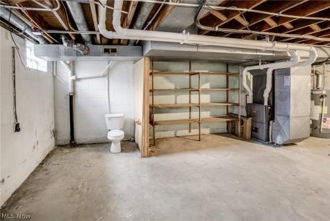18212 Cornwall Road Cleveland OH 44119