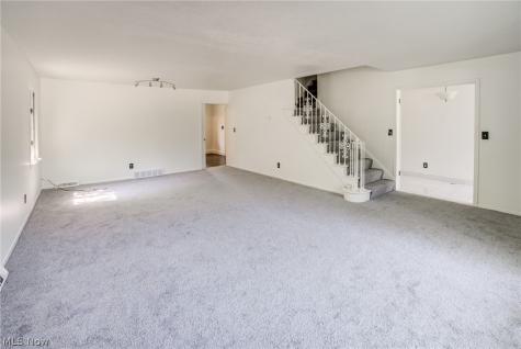 18212 Cornwall Road Cleveland OH 44119