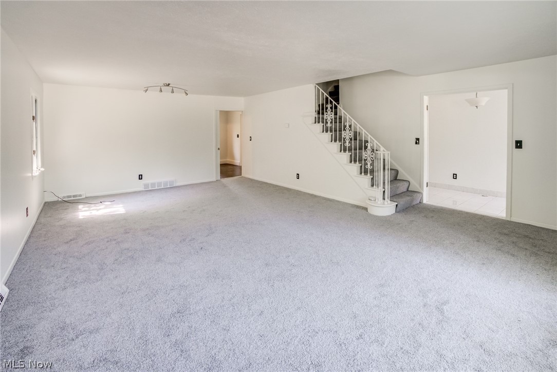 18212 Cornwall Road Cleveland OH 44119