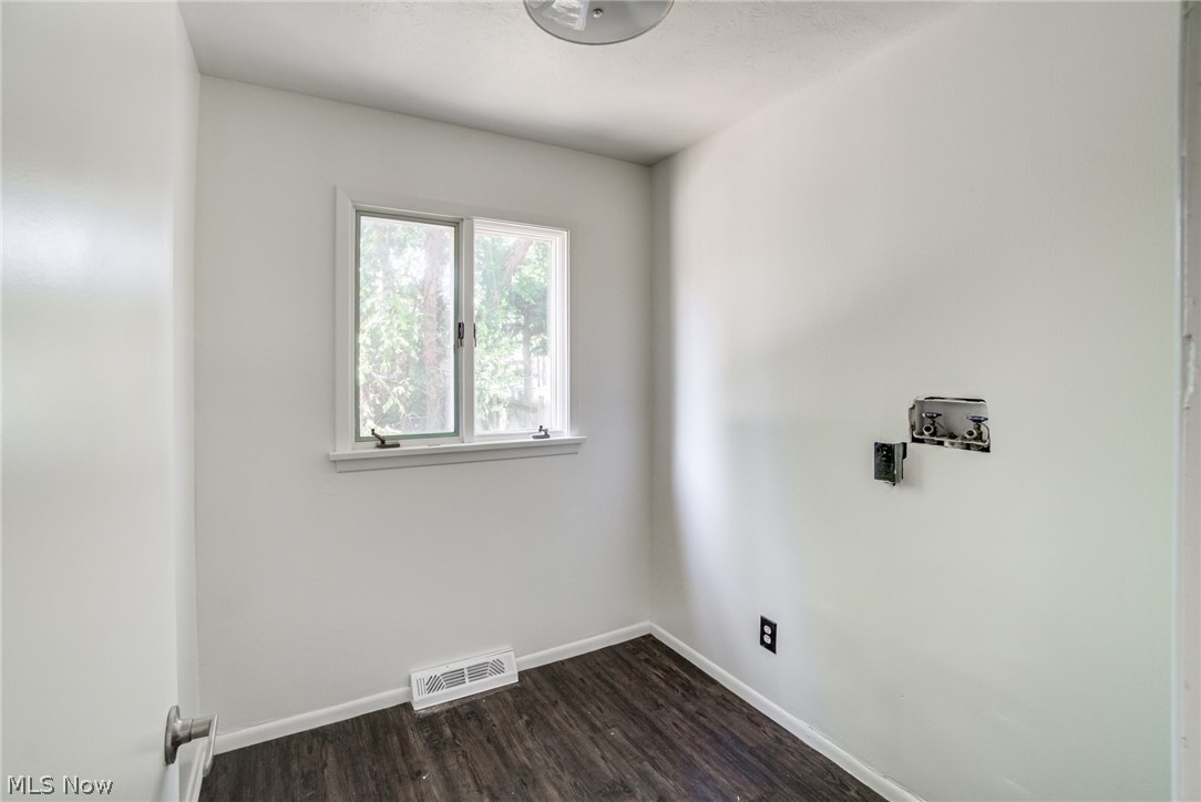 18212 Cornwall Road Cleveland OH 44119