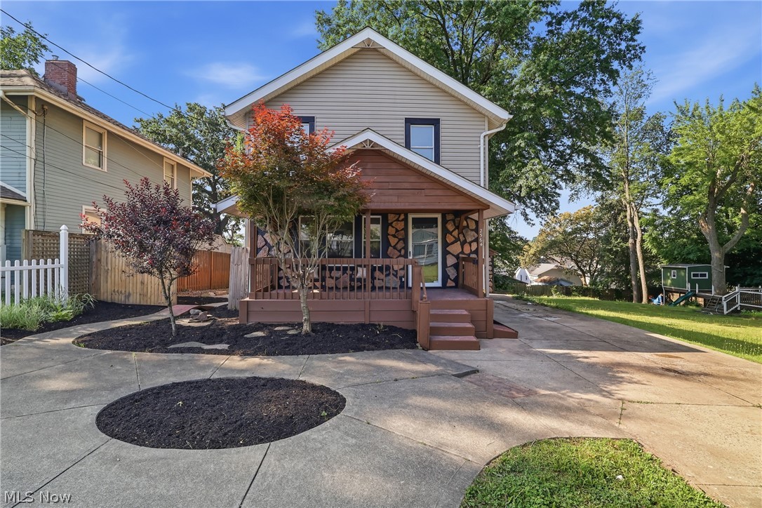 2564 Woodmere Avenue Akron OH 44312