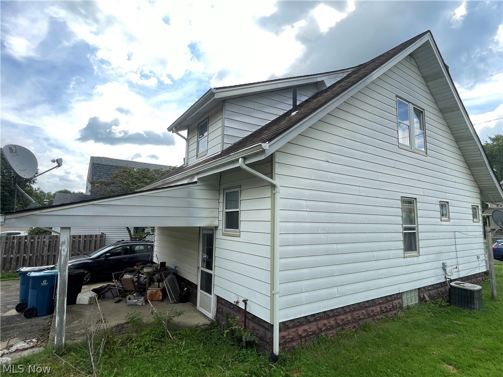 97 Creed Street Struthers OH 44471
