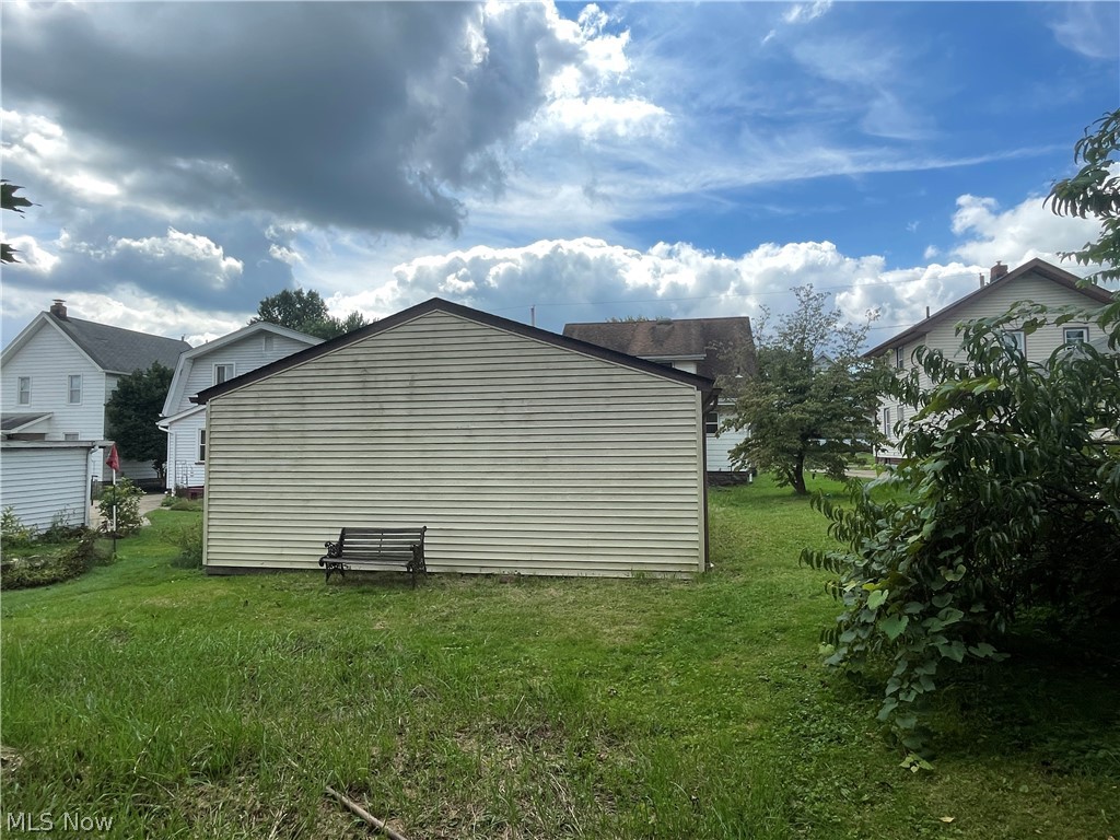 97 Creed Street Struthers OH 44471