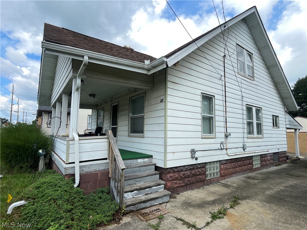 97 Creed Street Struthers OH 44471