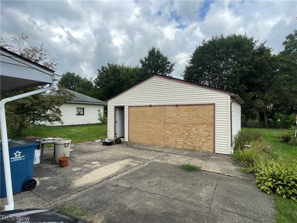 97 Creed Street Struthers OH 44471