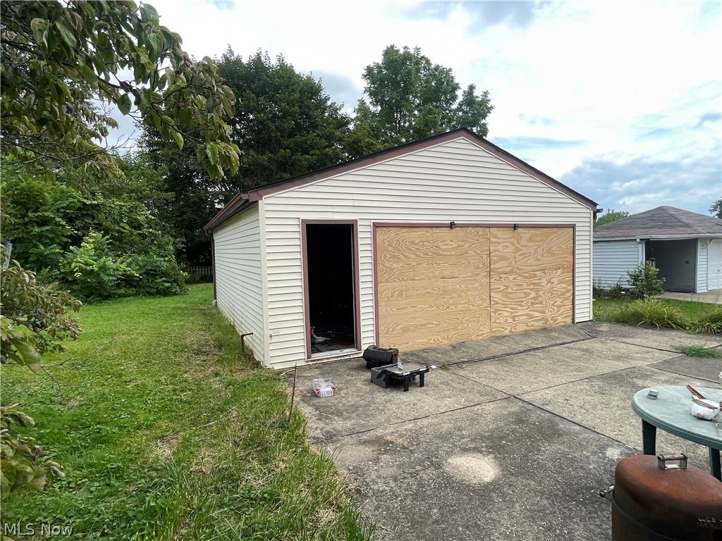 97 Creed Street Struthers OH 44471