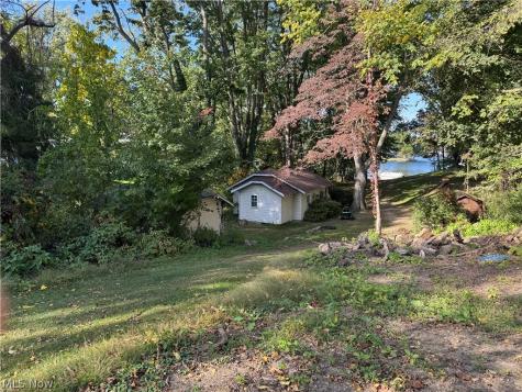 3995 Melton Avenue Akron OH 44319