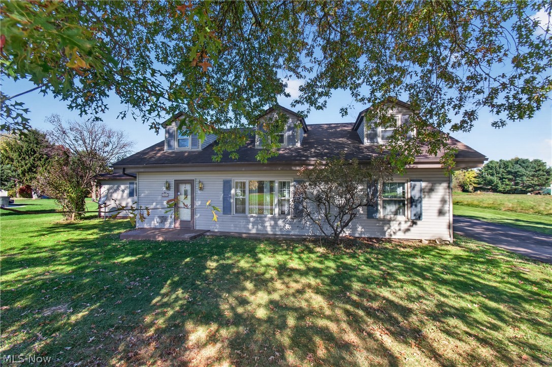 445 W 7th Street Zoar OH 44697