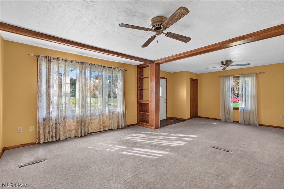 445 W 7th Street Zoar OH 44697