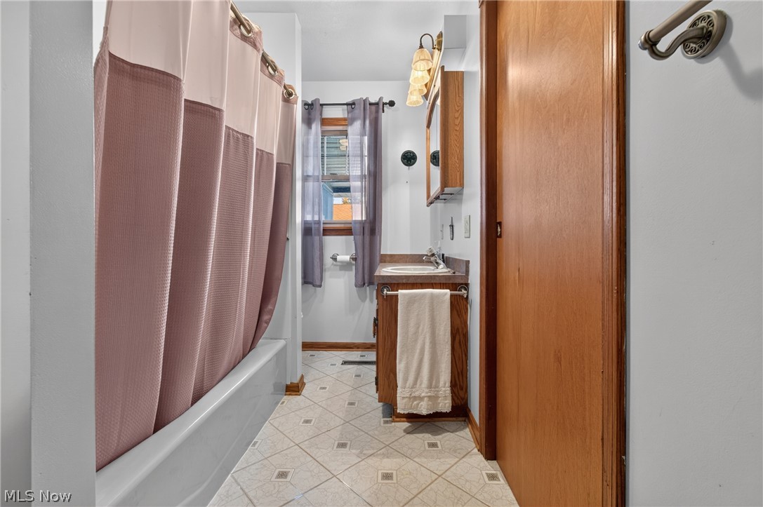 445 W 7th Street Zoar OH 44697