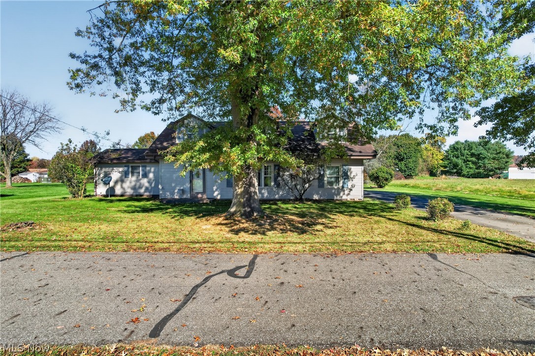 445 W 7th Street Zoar OH 44697