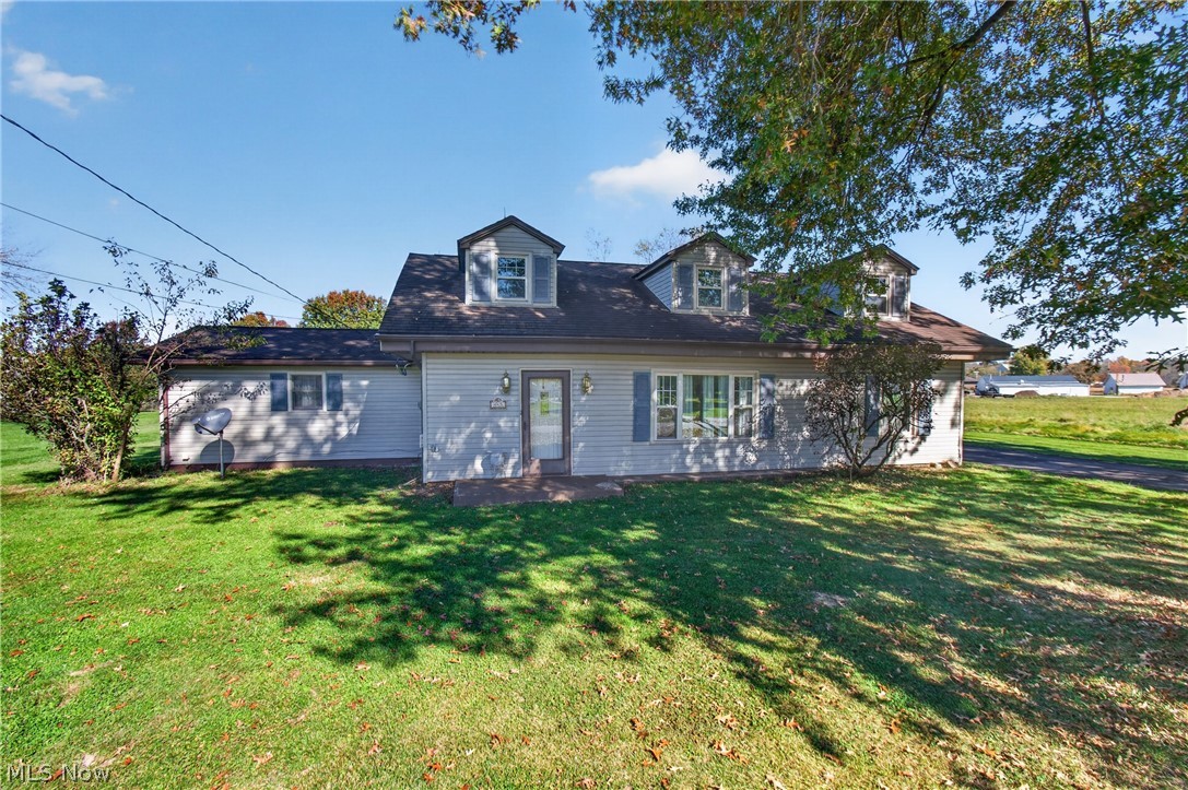 445 W 7th Street Zoar OH 44697