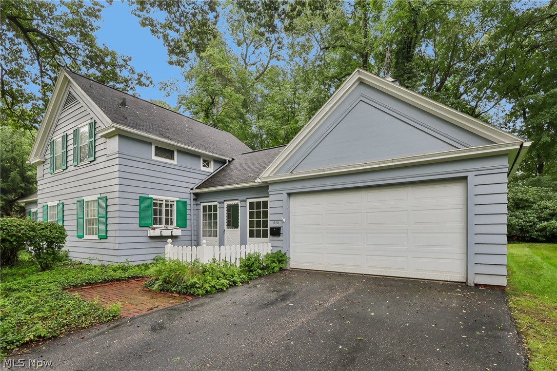612 Ardleigh Drive Akron OH 44303